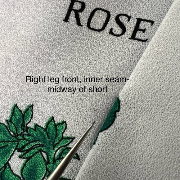 VTG collections internationale White Floral Pleated Zip Up High Waist Short Sz L - Picture 13 of 13